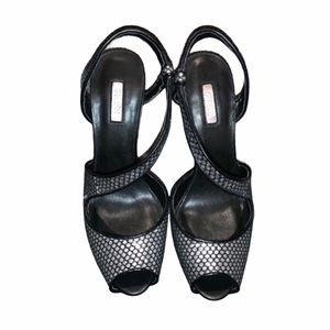 Guess peep toe platform evening pumps 8.5